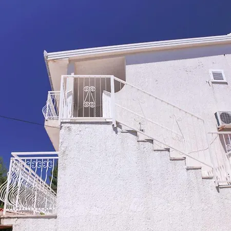 Milan Apartman Rogoznica